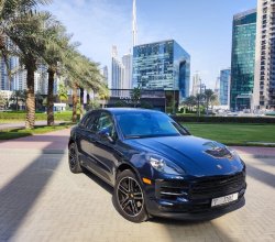 Porsche Macan (Black), 2021